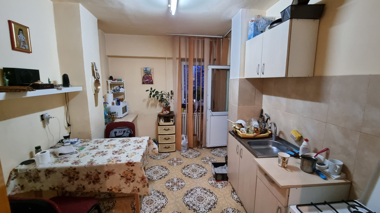Vanzare apartament 2 camere zona  Republicii-Caraiman