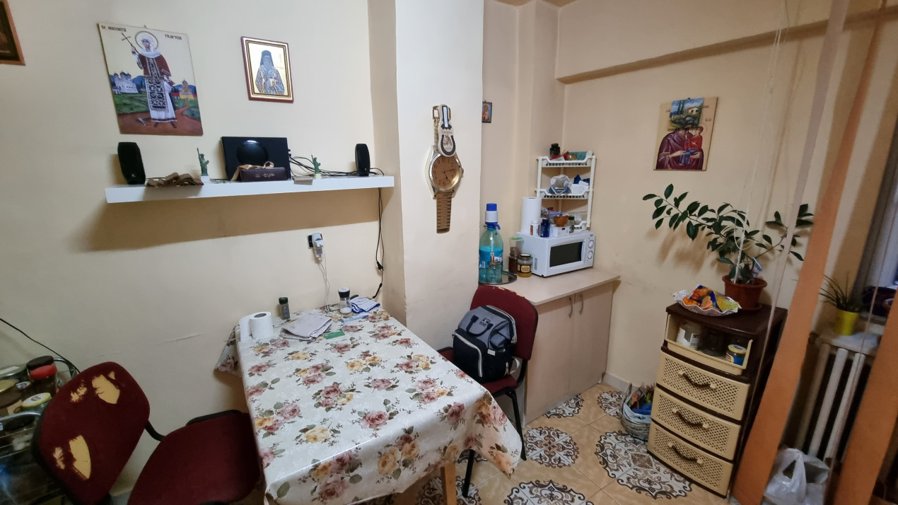 Vanzare apartament 2 camere zona  Republicii-Caraiman