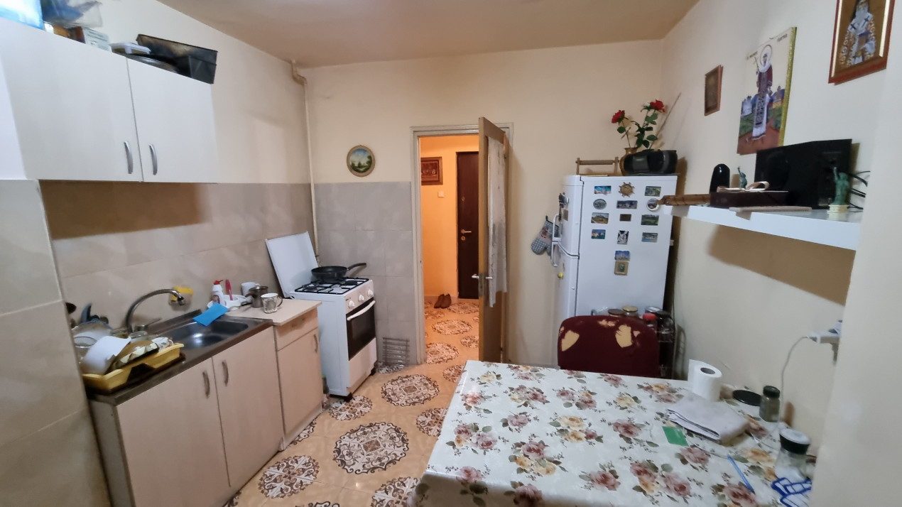 Vanzare apartament 2 camere zona  Republicii-Caraiman