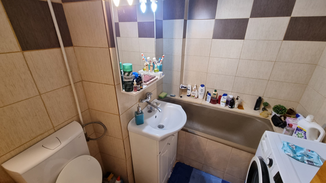 Vanzare apartament 2 camere zona  Republicii-Caraiman