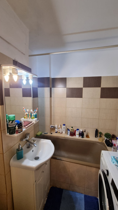 Vanzare apartament 2 camere zona  Republicii-Caraiman