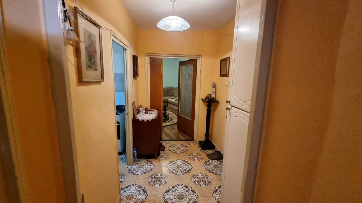Vanzare apartament 2 camere zona  Republicii-Caraiman