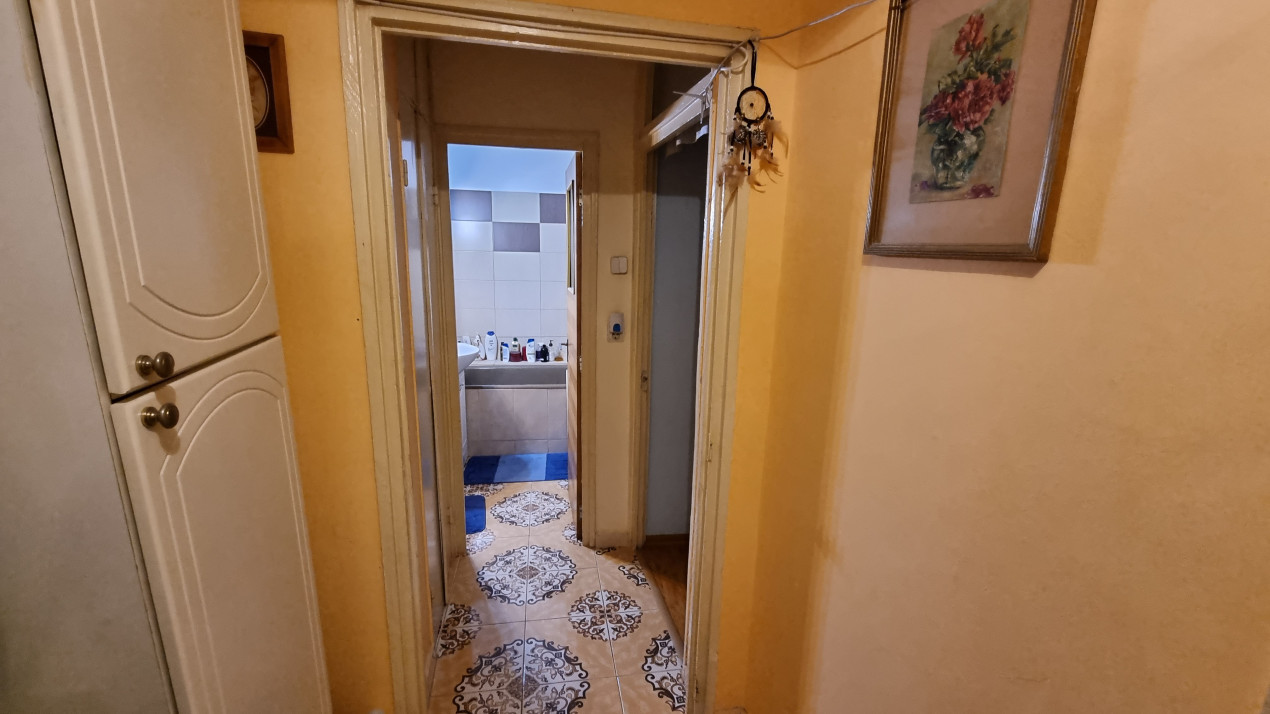 Vanzare apartament 2 camere zona  Republicii-Caraiman