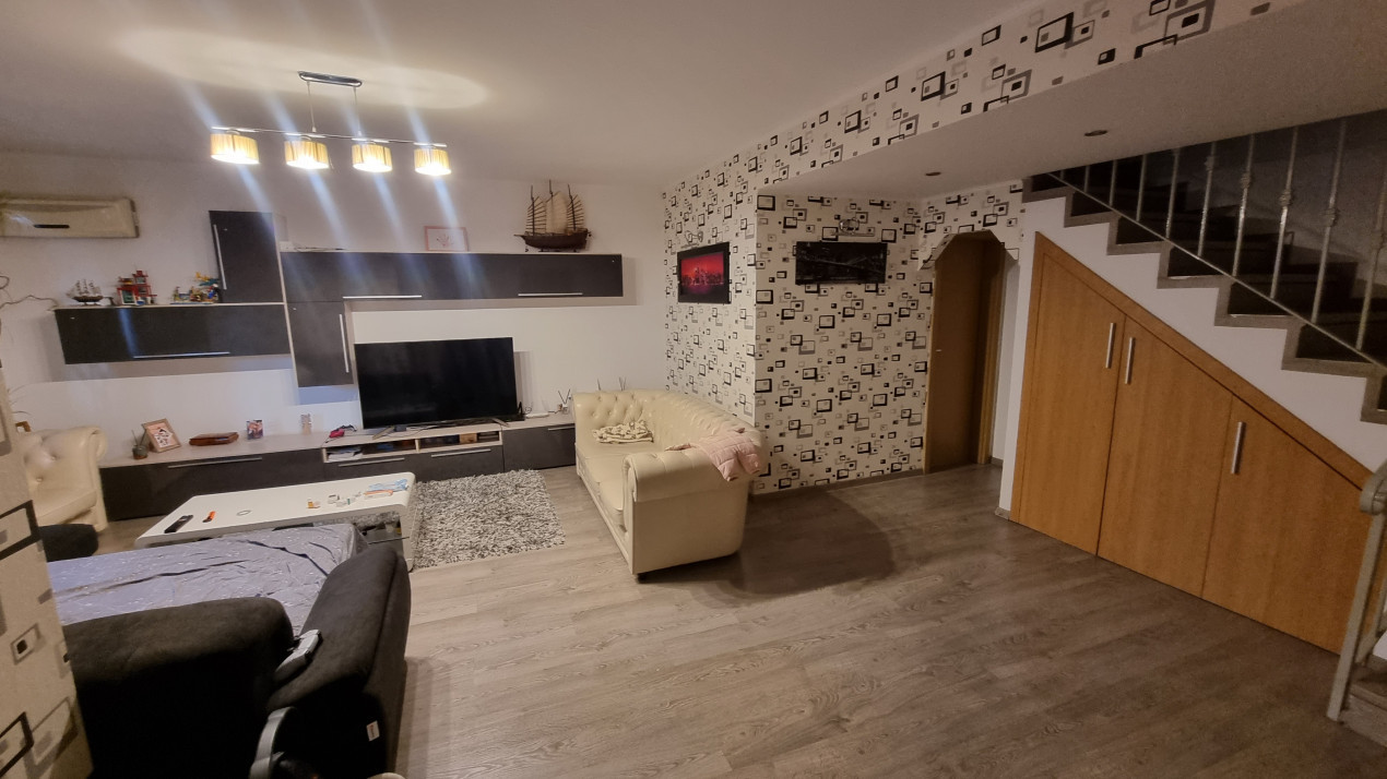 Vanzare casa-vila cu 4 camere in Bucov-Cartier Rezidential Mica Roma