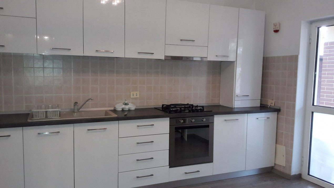 Vanzare casa-vila cu 4 camere in Bucov-Cartier Rezidential Mica Roma