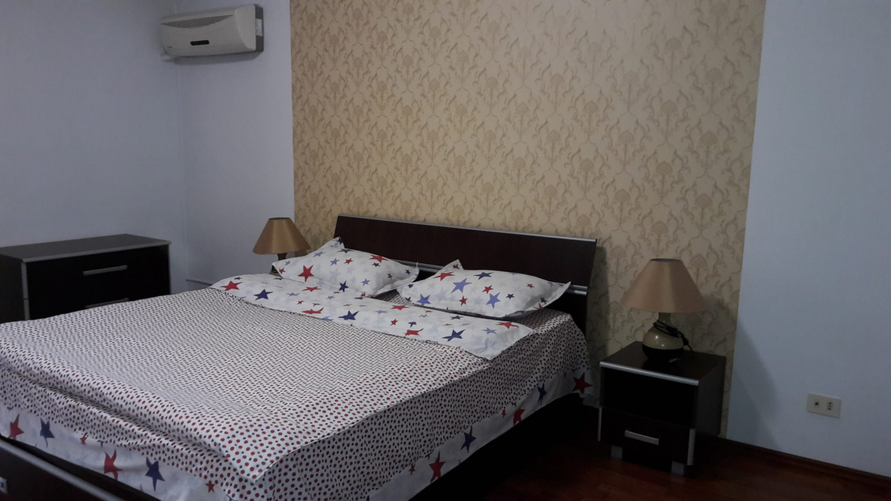 Vanzare casa-vila cu 4 camere in Bucov-Cartier Rezidential Mica Roma