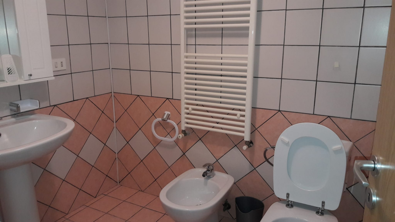 Vanzare casa-vila cu 4 camere in Bucov-Cartier Rezidential Mica Roma