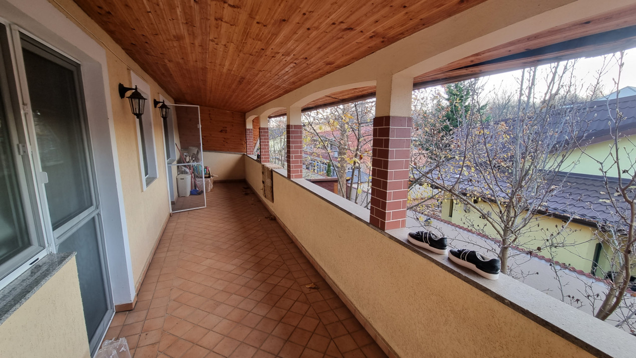 Vanzare casa-vila cu 4 camere in Bucov-Cartier Rezidential Mica Roma