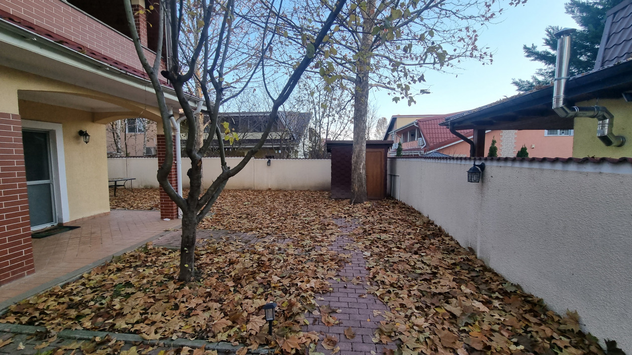 Vanzare casa-vila cu 4 camere in Bucov-Cartier Rezidential Mica Roma