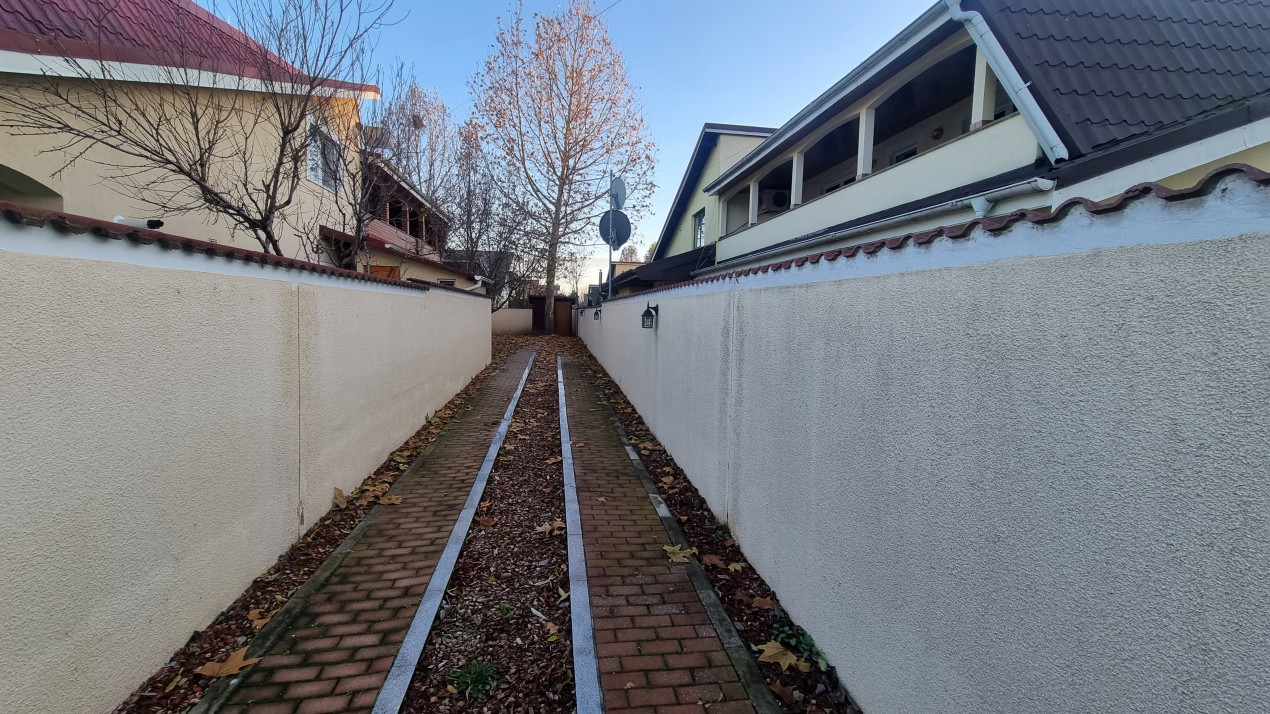 Vanzare casa-vila cu 4 camere in Bucov-Cartier Rezidential Mica Roma