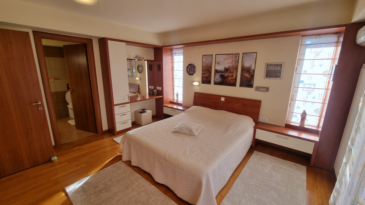 Inchiriere Casa-vila de lux cu 5 camere si 1200 mp teren in zona Centrala