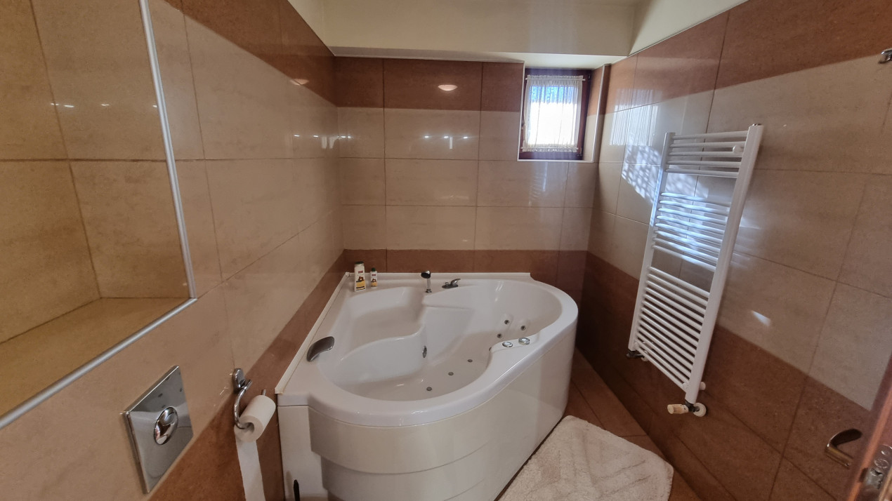 Inchiriere Casa-vila de lux cu 5 camere si 1200 mp teren in zona Centrala