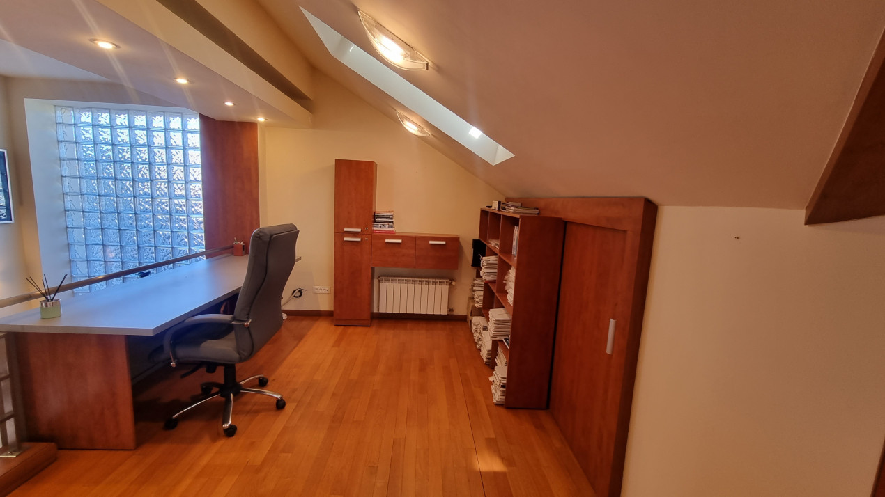 Inchiriere Casa-vila de lux cu 5 camere si 1200 mp teren in zona Centrala