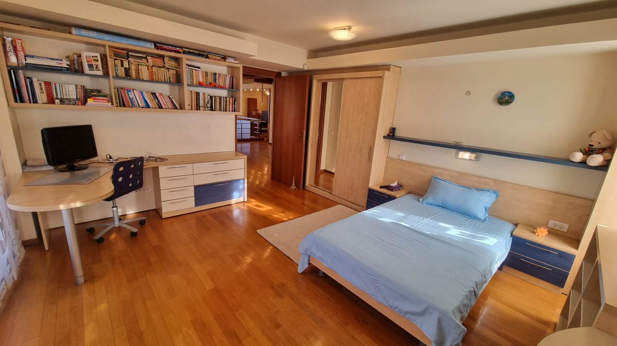 Inchiriere Casa-vila de lux cu 5 camere si 1200 mp teren in zona Centrala