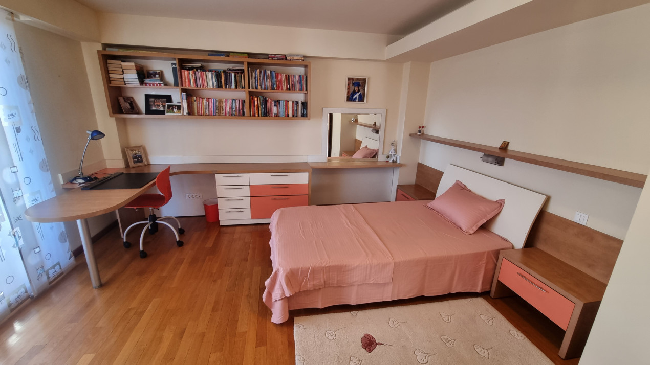 Inchiriere Casa-vila de lux cu 5 camere si 1200 mp teren in zona Centrala