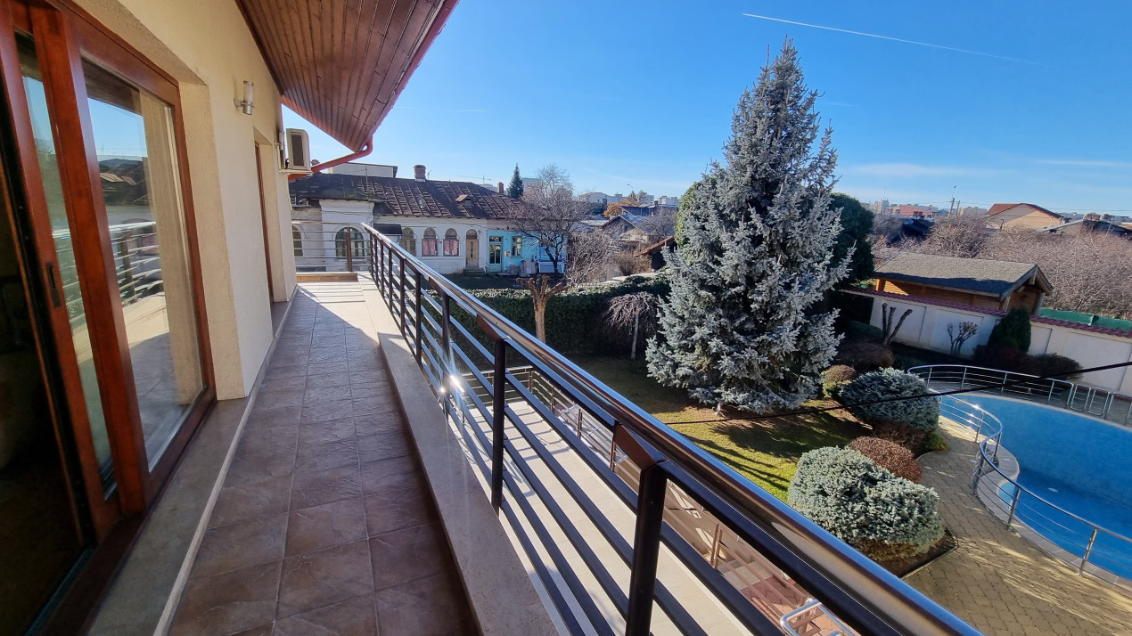 Inchiriere Casa-vila de lux cu 5 camere si 1200 mp teren in zona Centrala