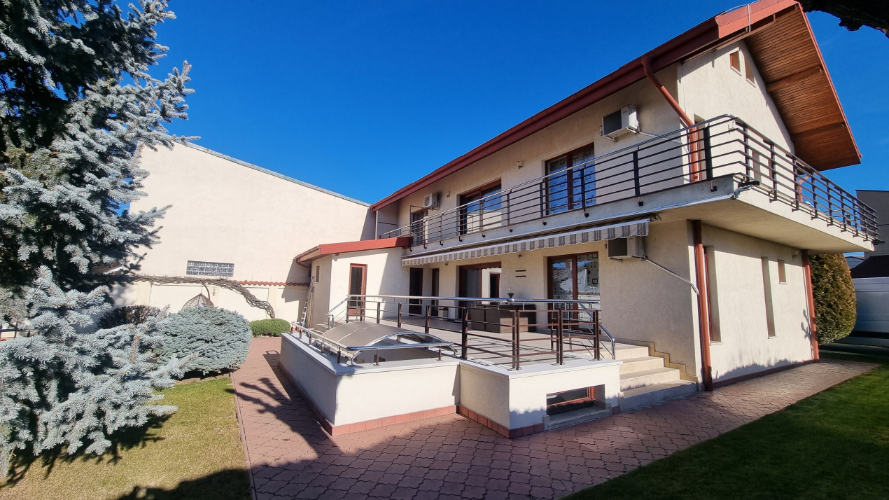 Inchiriere Casa-vila de lux cu 5 camere si 1200 mp teren in zona Centrala