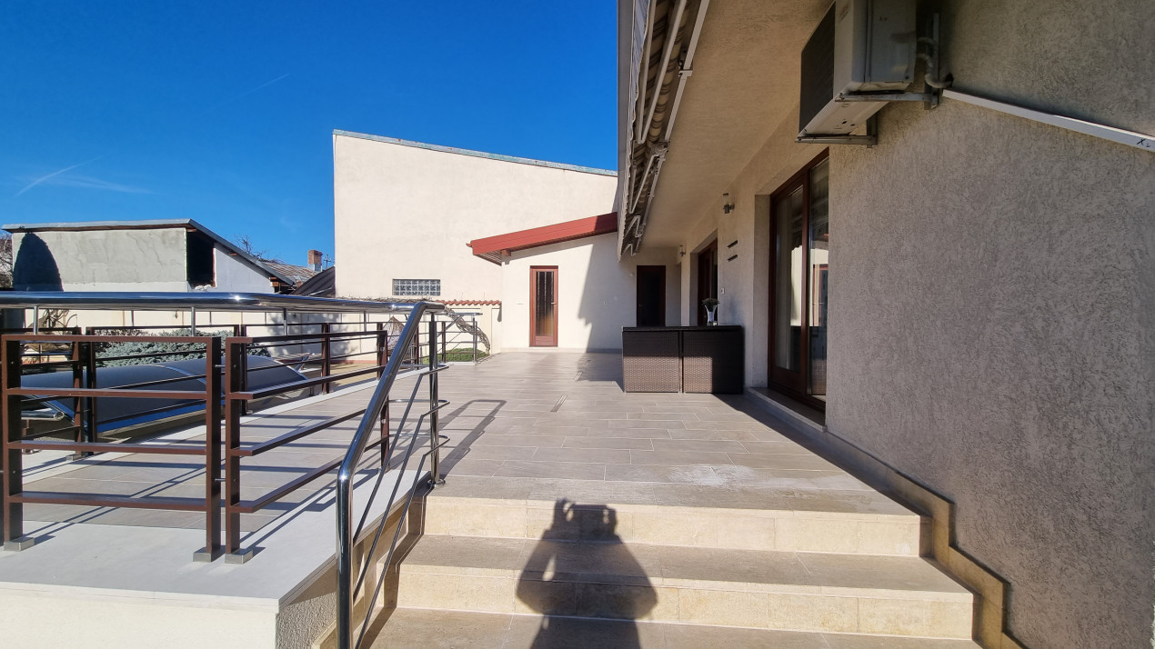 Inchiriere Casa-vila de lux cu 5 camere si 1200 mp teren in zona Centrala