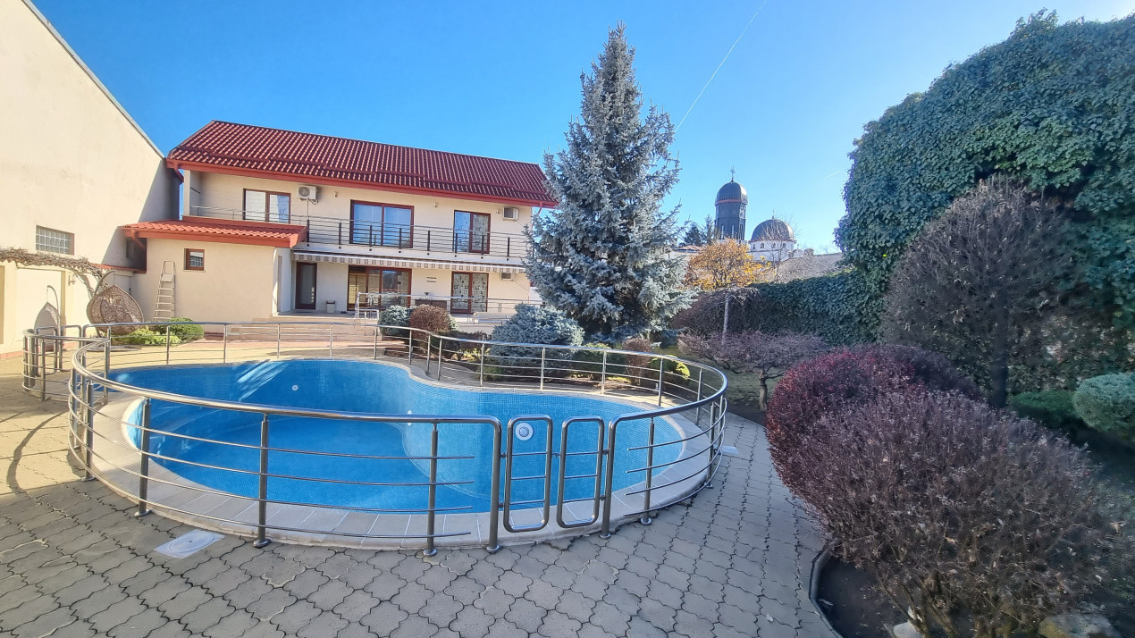 Inchiriere Casa-vila de lux cu 5 camere si 1200 mp teren in zona Centrala
