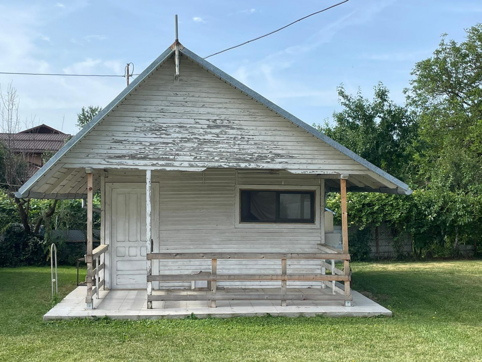 Vanzare casa-vila cu 5 camere si teren 3700 mp in Plopu-Bucov