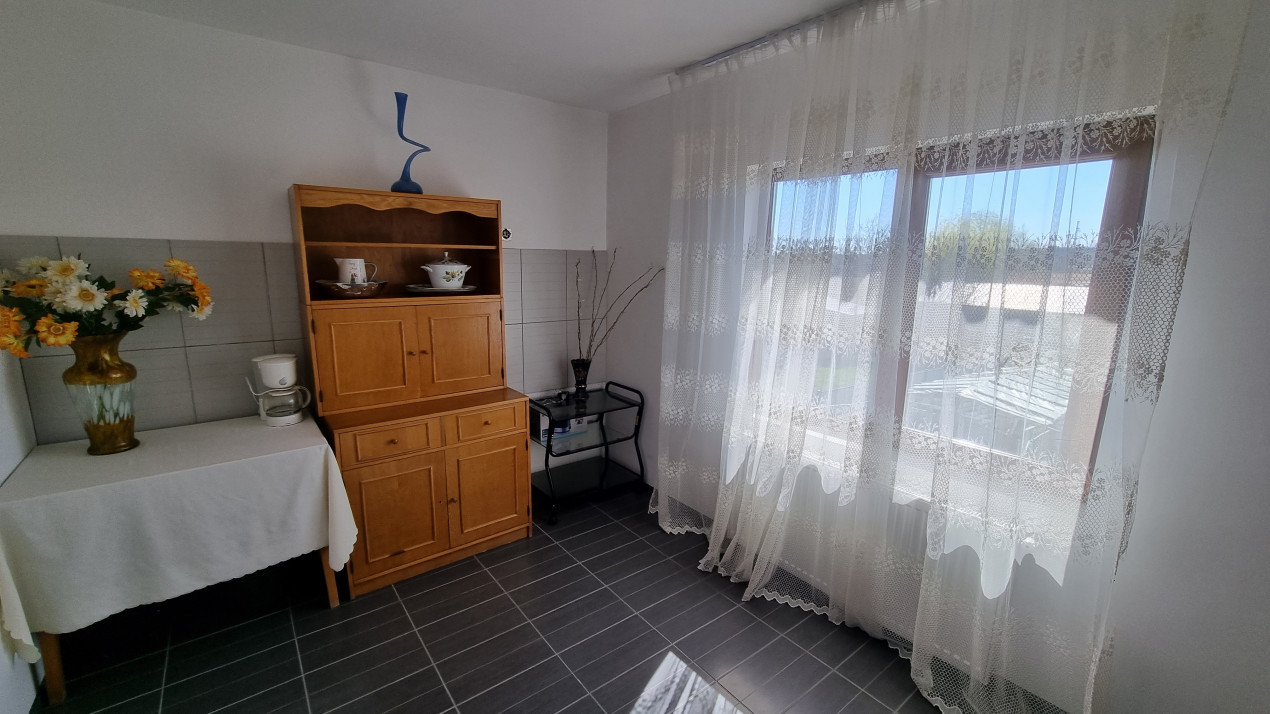 Vanzare casa-vila 6 camere, 2010 in localitatea Boldesti-Scaieni