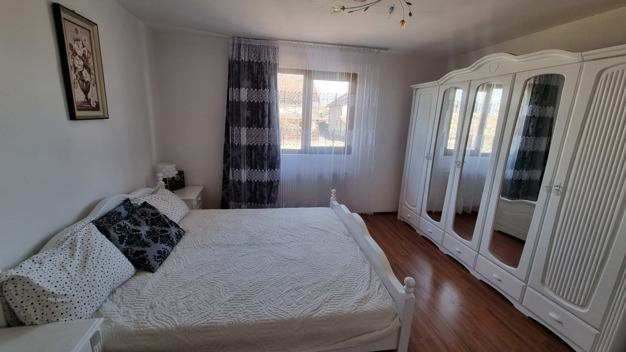 Vanzare casa-vila 6 camere, 2010 in localitatea Boldesti-Scaieni