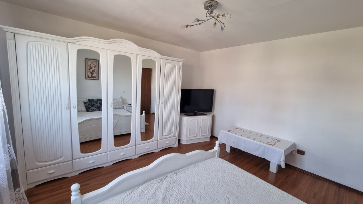 Vanzare casa-vila 6 camere, 2010 in localitatea Boldesti-Scaieni