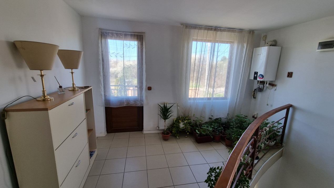 Vanzare casa-vila 6 camere, 2010 in localitatea Boldesti-Scaieni