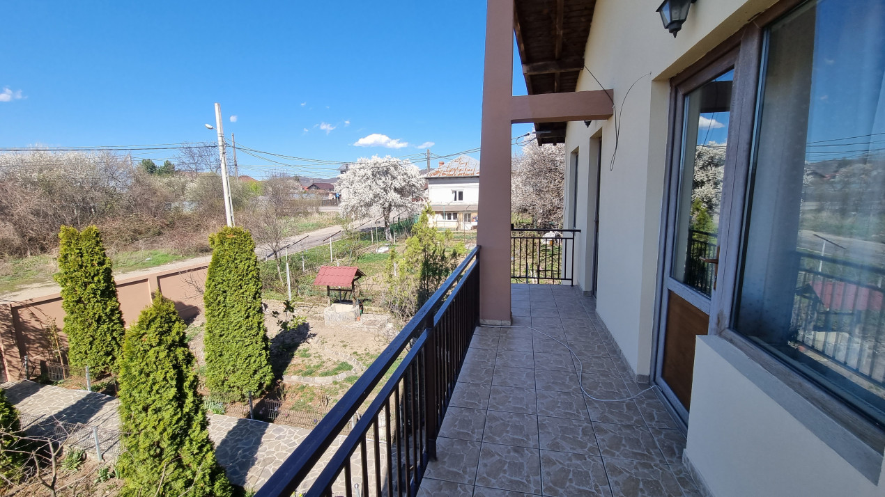 Vanzare casa-vila 6 camere, 2010 in localitatea Boldesti-Scaieni