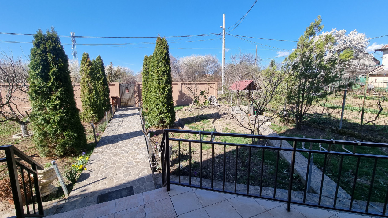 Vanzare casa-vila 6 camere, 2010 in localitatea Boldesti-Scaieni