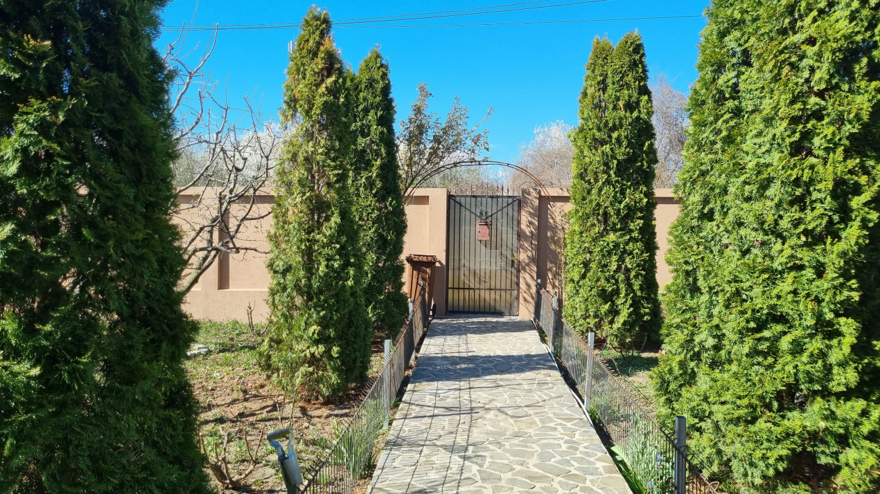 Vanzare casa-vila 6 camere, 2010 in localitatea Boldesti-Scaieni