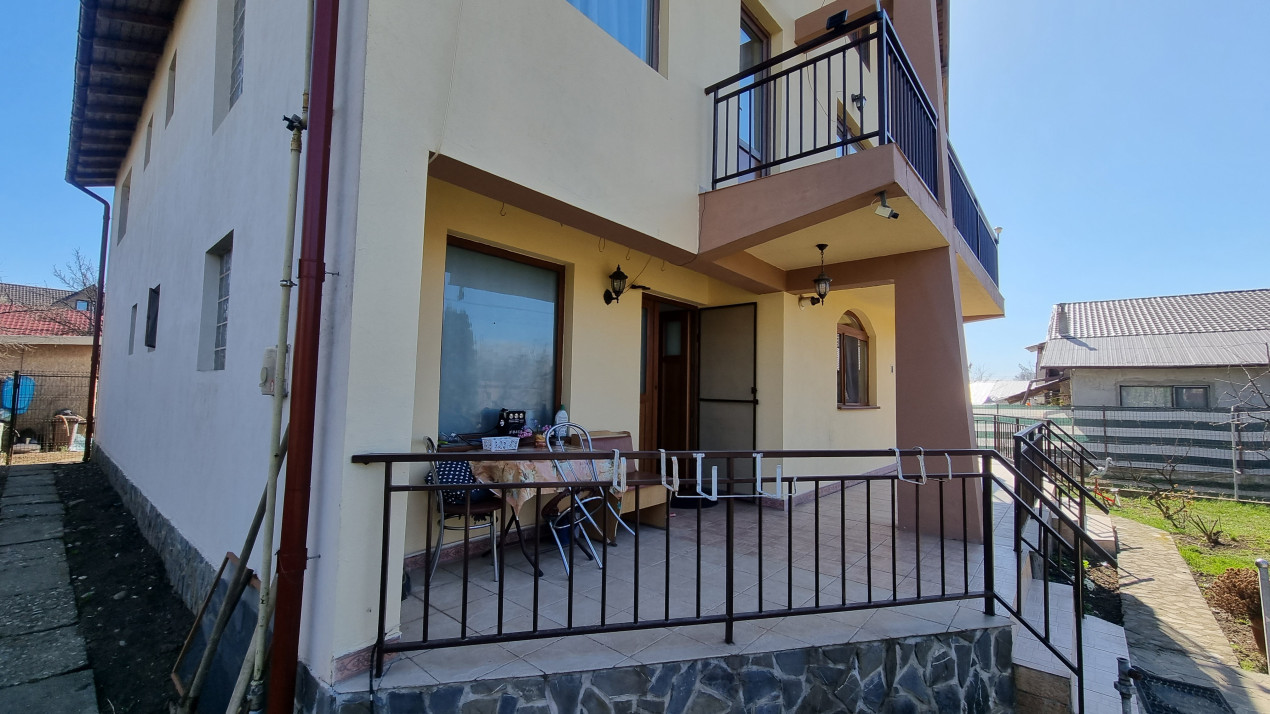 Vanzare casa-vila 6 camere, 2010 in localitatea Boldesti-Scaieni