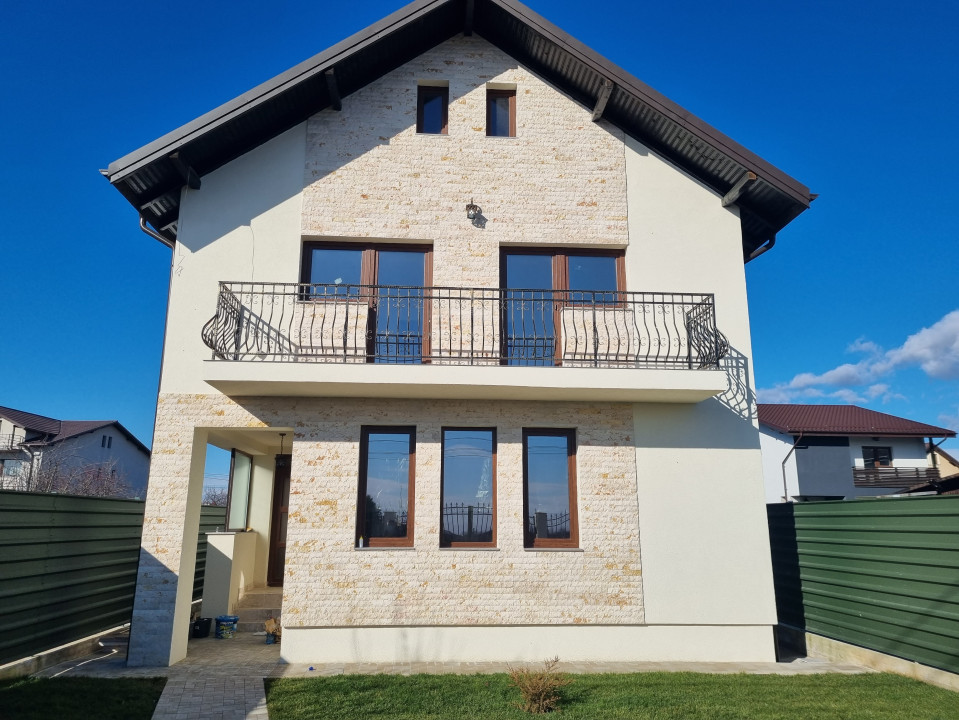Vanzare casa-vila cu 4 camere in zona Ploiestiori-Tantareni