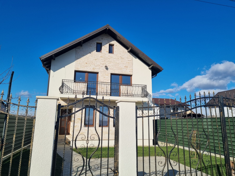 Vanzare casa-vila cu 4 camere in zona Ploiestiori-Tantareni