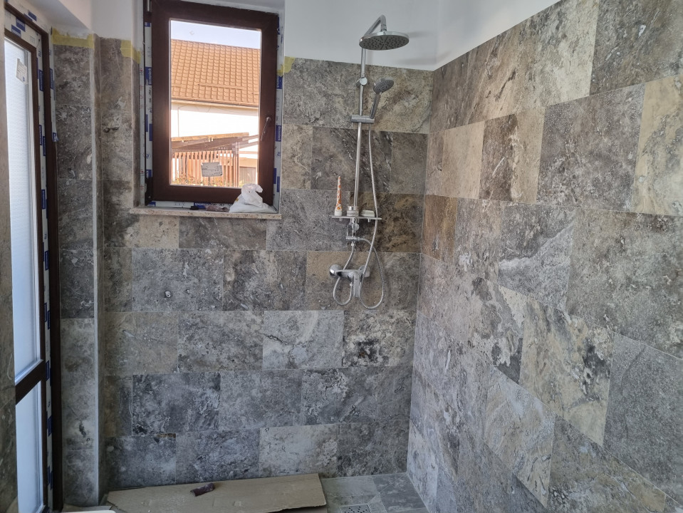 Vanzare casa-vila cu 4 camere in zona Ploiestiori-Tantareni