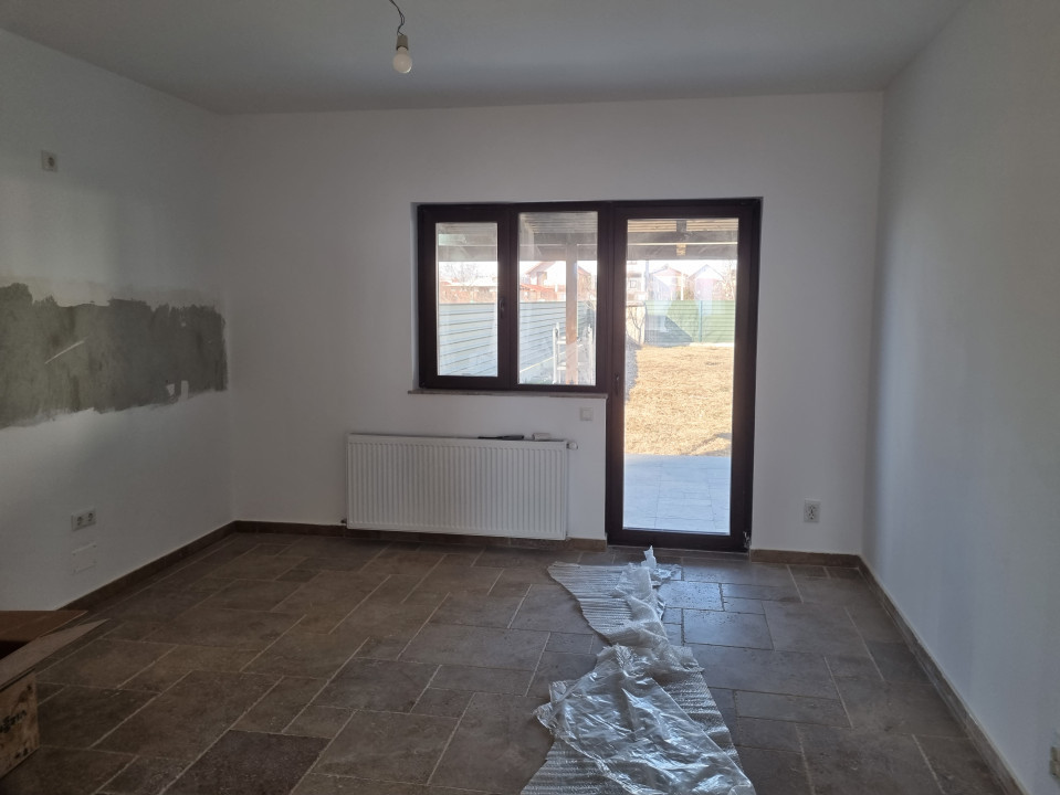 Vanzare casa-vila cu 4 camere in zona Ploiestiori-Tantareni