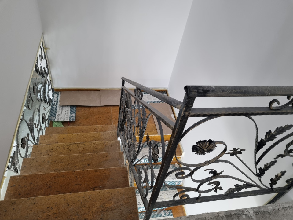 Vanzare casa-vila cu 4 camere in zona Ploiestiori-Tantareni