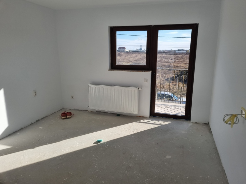Vanzare casa-vila cu 4 camere in zona Ploiestiori-Tantareni