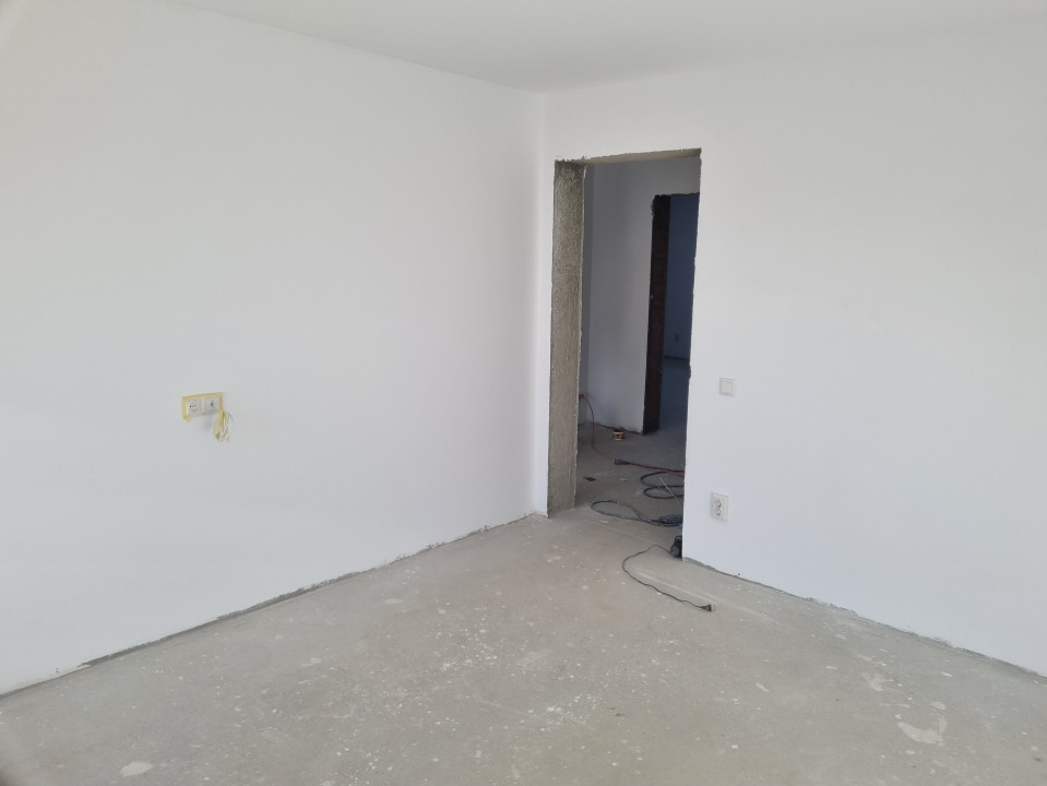 Vanzare casa-vila cu 4 camere in zona Ploiestiori-Tantareni