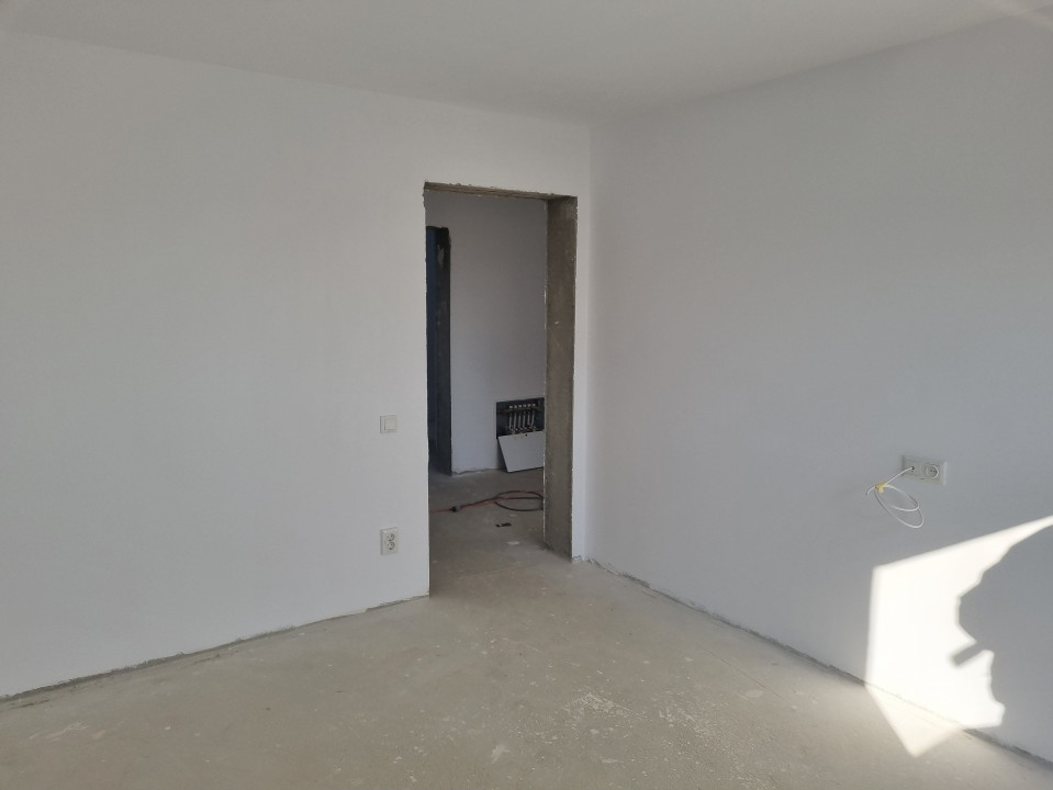 Vanzare casa-vila cu 4 camere in zona Ploiestiori-Tantareni