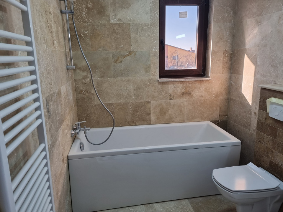 Vanzare casa-vila cu 4 camere in zona Ploiestiori-Tantareni