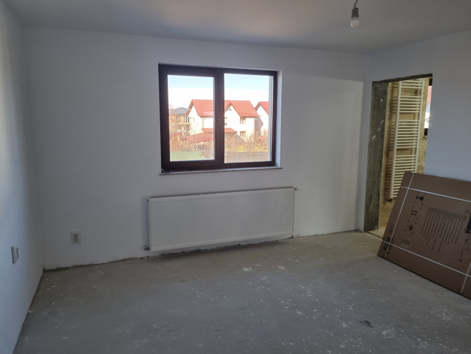 Vanzare casa-vila cu 4 camere in zona Ploiestiori-Tantareni