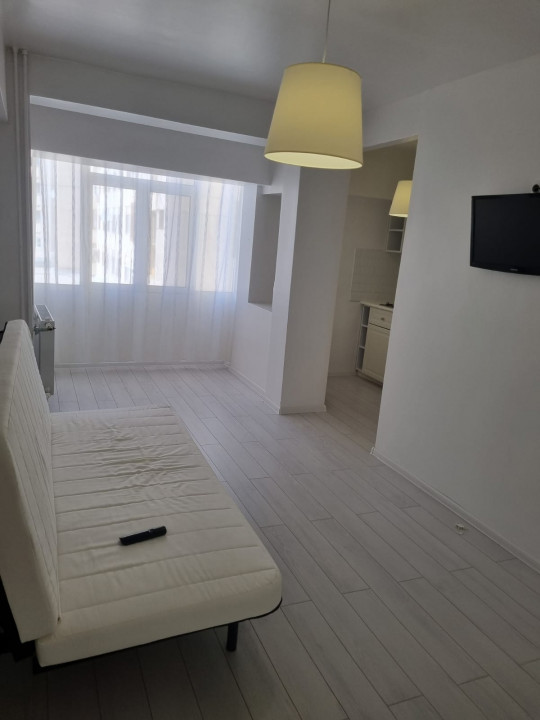 Inchiriere garsoniera moderna in Ploiesti zona Centrala-Galerii