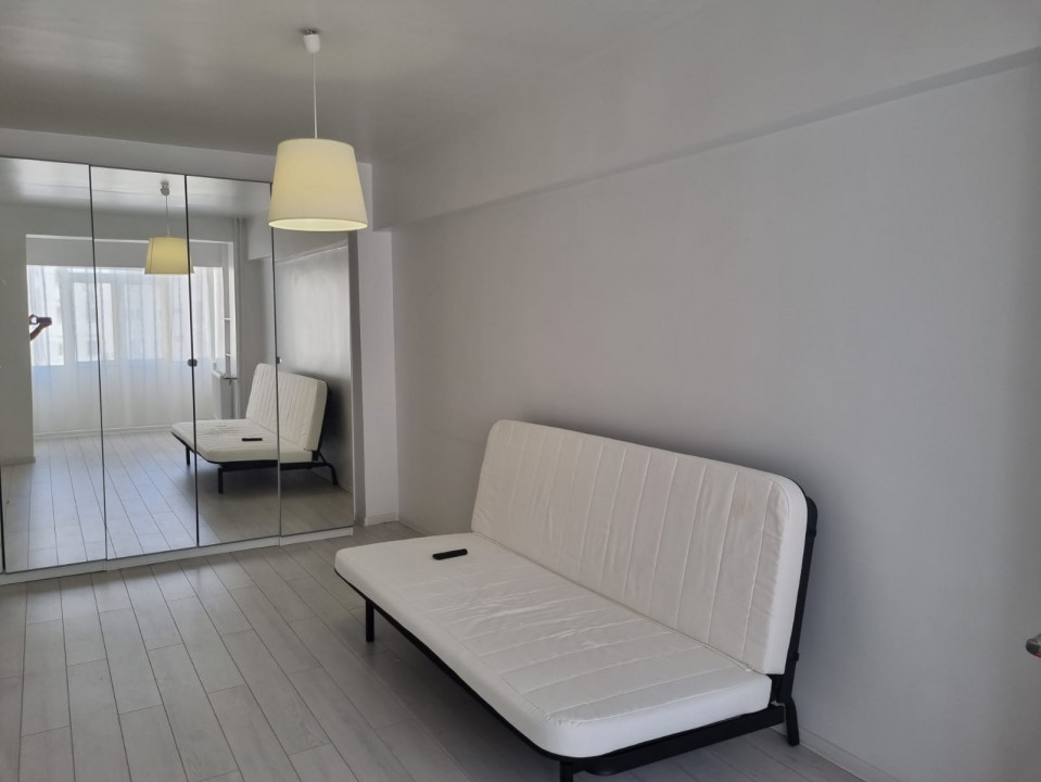 Inchiriere garsoniera moderna in Ploiesti zona Centrala-Galerii