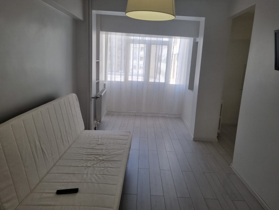 Inchiriere garsoniera moderna in Ploiesti zona Centrala-Galerii