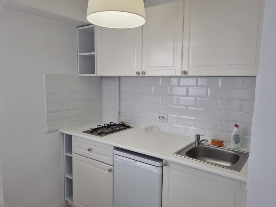 Inchiriere garsoniera moderna in Ploiesti zona Centrala-Galerii