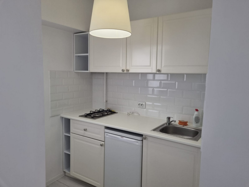 Inchiriere garsoniera moderna in Ploiesti zona Centrala-Galerii