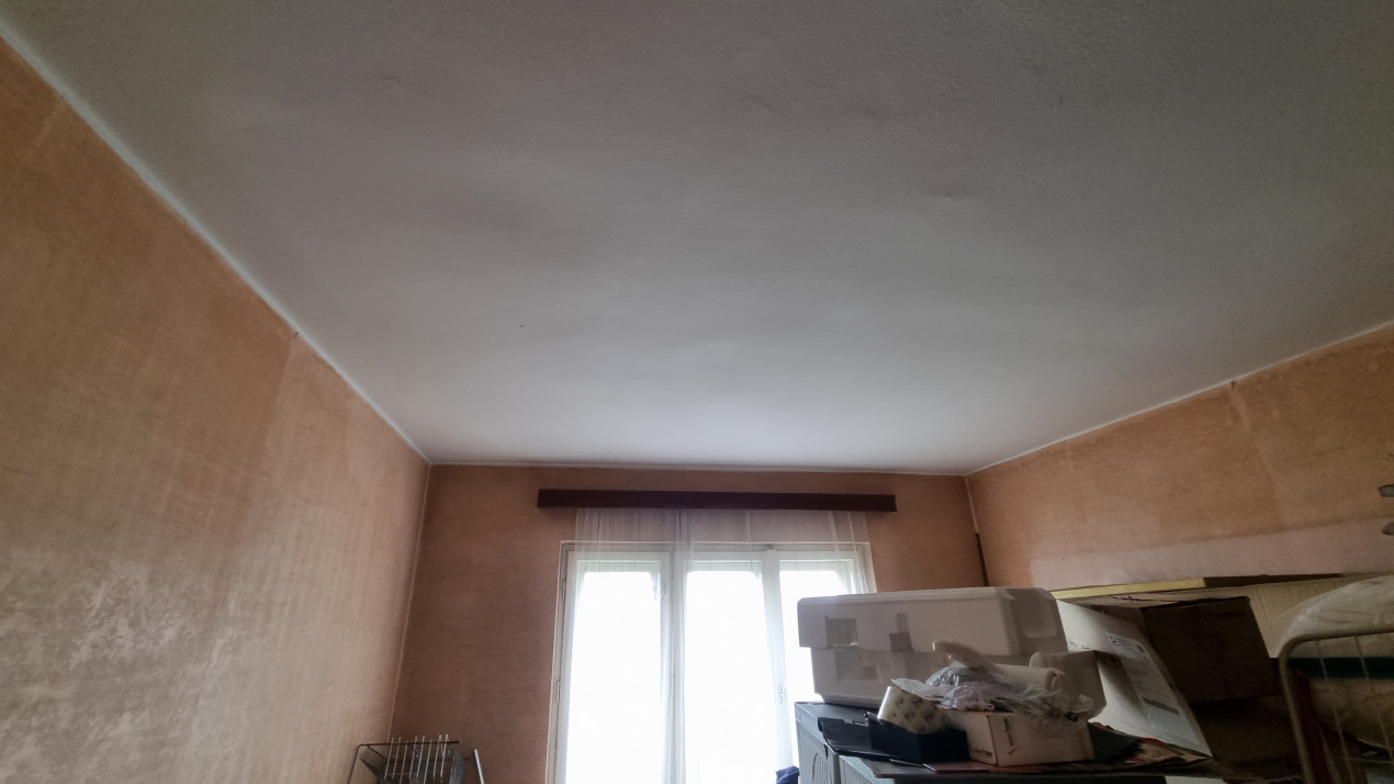 Vanzare apartament 4 camere in zona Vest-Lamaita