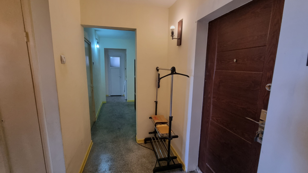 Vanzare apartament 4 camere in zona Vest-Lamaita