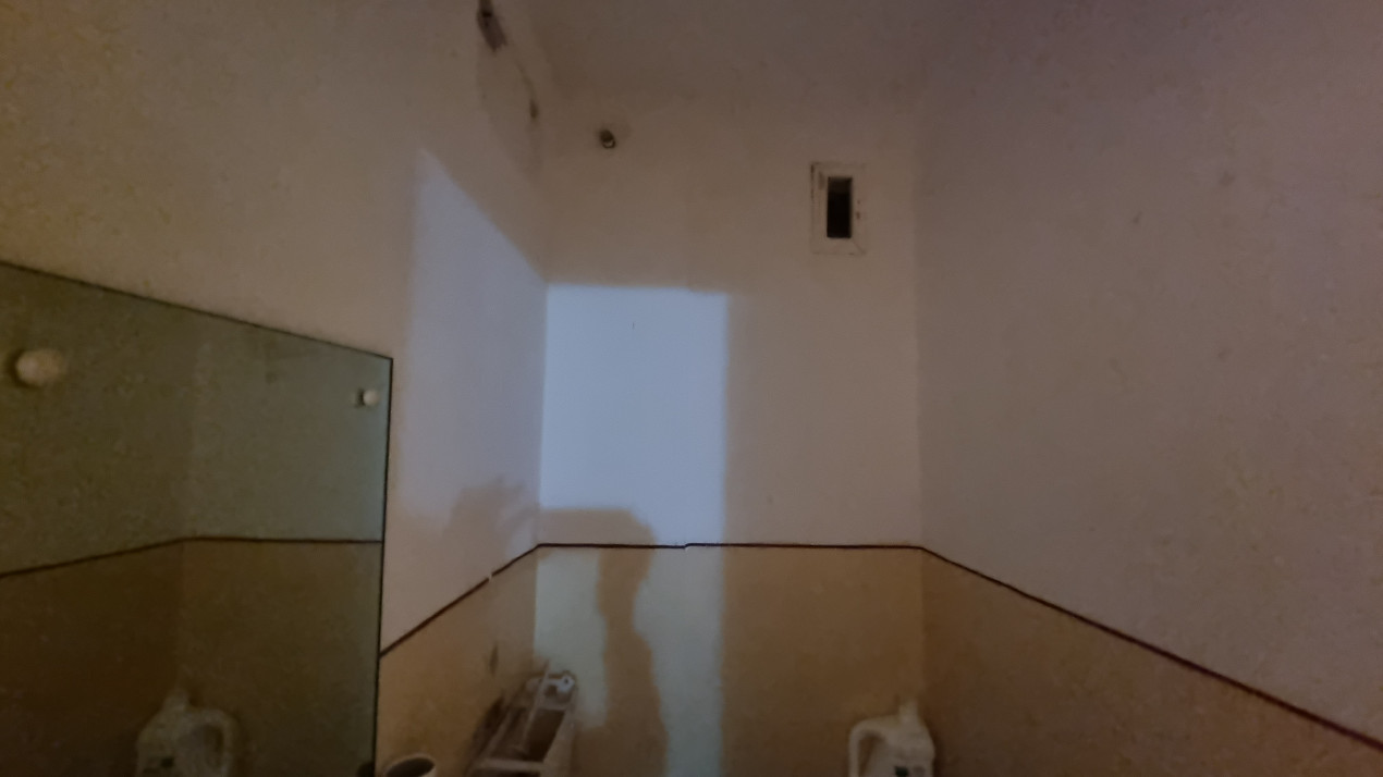 Vanzare apartament 4 camere in zona Vest-Lamaita